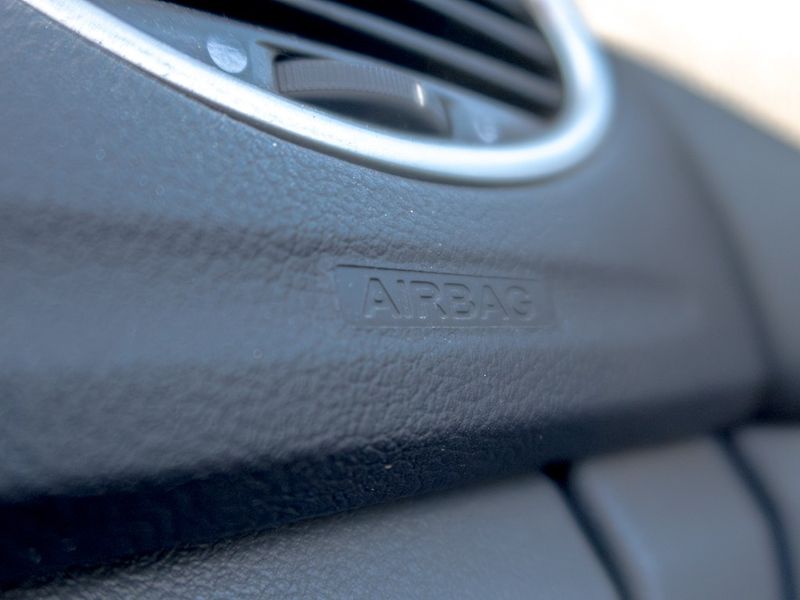 Ford Focus (2008) 1.6i 16V 74KW – KABRIO - fotka 27 z 41
