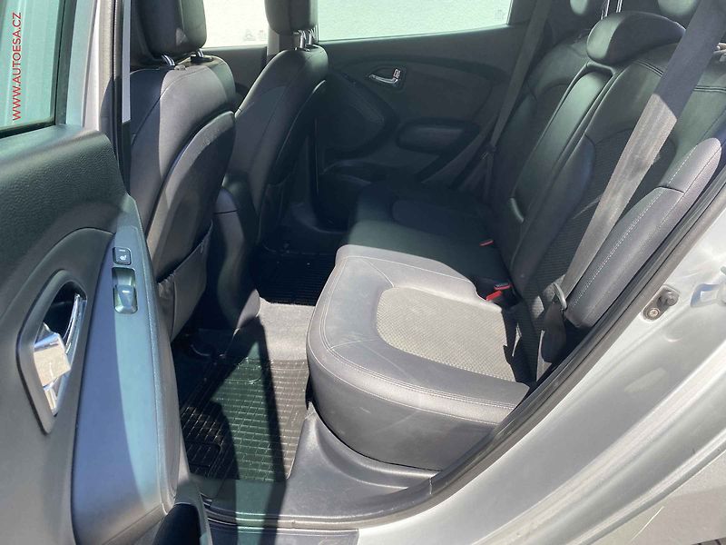 Hyundai ix35 (2012) 1.7 CRDi, ČR, AC, panor - fotka 10 z 18