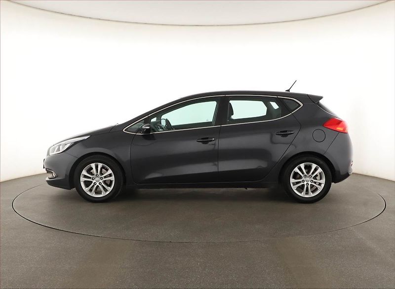Kia Ceed (2014) 1.6 GDI, ČR,1.maj, Serv.kniha - fotka 3 z 14