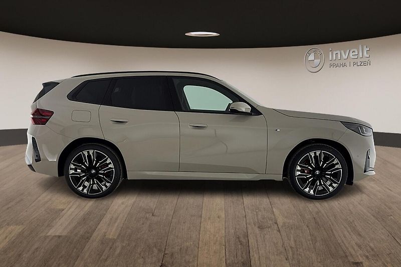 BMW X3 xDrive40d - fotka 2 z 26