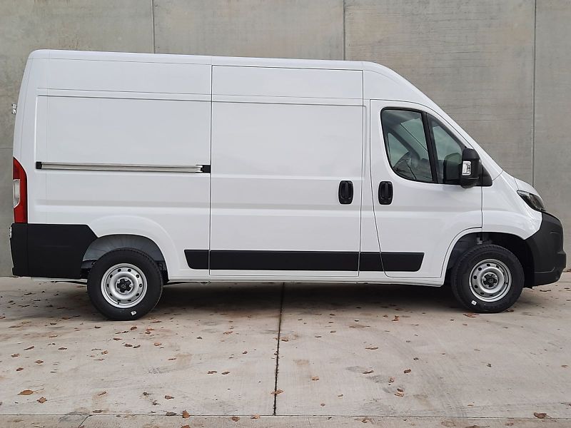 Peugeot Boxer (2026) FG 3300 L2H2 DIESEL 140k MAN6 - fotka 7 z 12