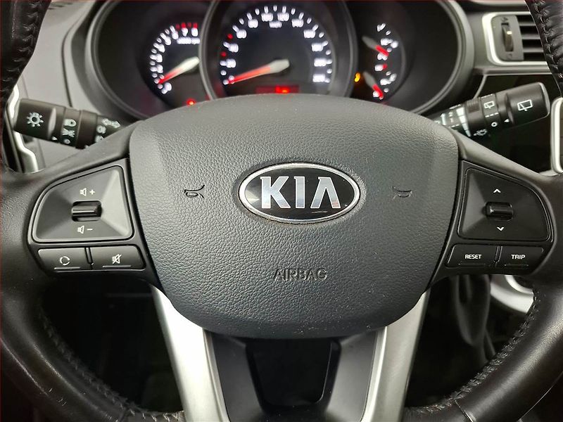 Kia Rio (2015) 1.25 CVVT, po STK, Tažné - fotka 14 z 16