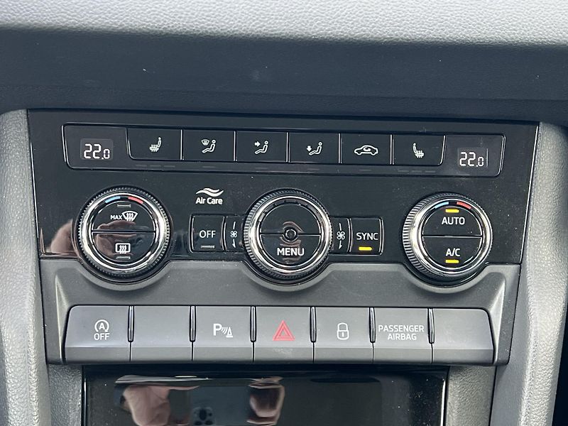 Škoda Karoq (2022) 2,0 TDi 110kW STYLE 4x4 DSG - fotka 20 z 39
