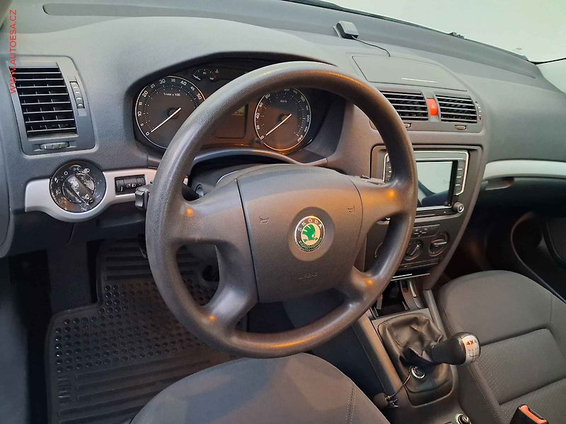 Škoda Octavia (2005) 2.0 FSI 4x4, ČR, AC, TZ - fotka 12 z 17