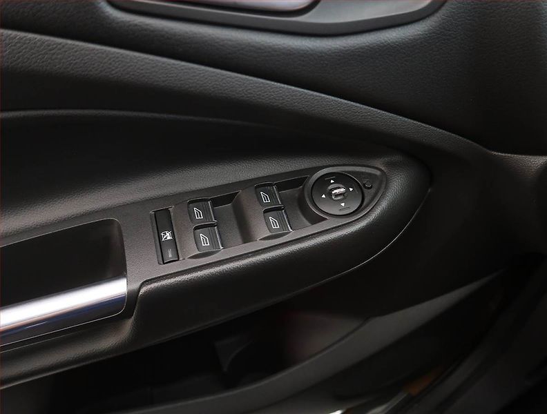 Ford Kuga (2013) 2.0 TDCi, 4X4, Xenony - fotka 23 z 23