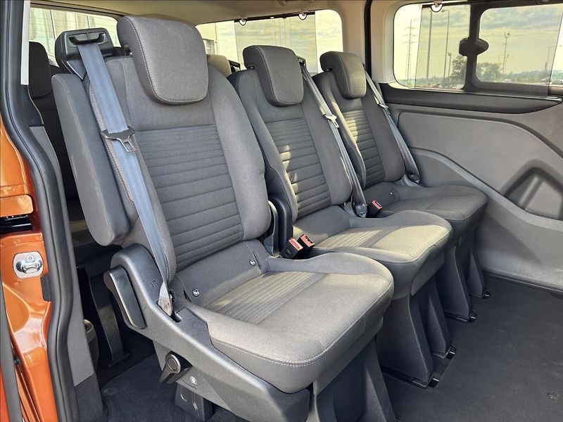 Ford Tourneo Custom 2,0 mHEV 136kW Titanium L2 - fotka 14 z 41