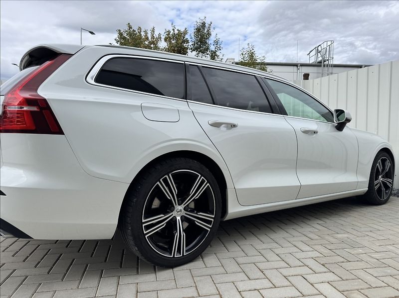 Volvo V60 2,0 T6 AWD Inscription DPH ČR - fotka 17 z 50