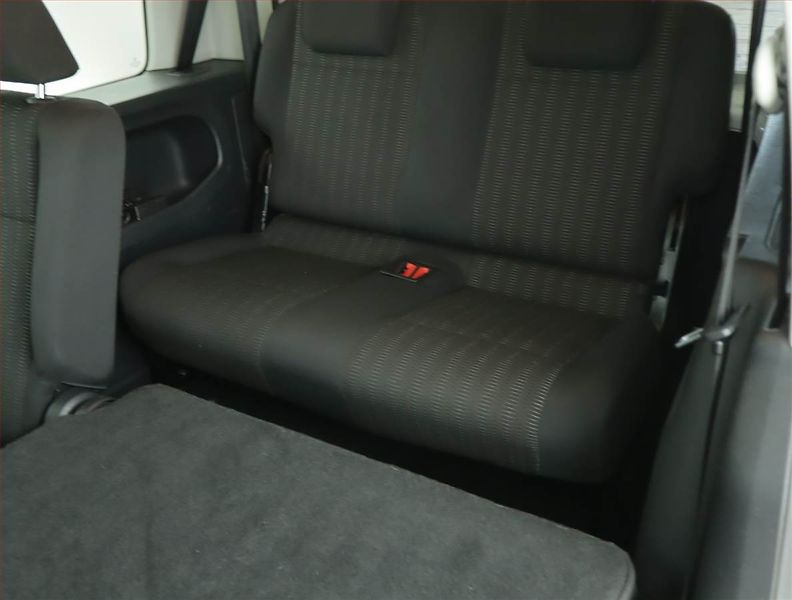 Volkswagen Caddy (2017) 2.0 TDI, 7Míst - fotka 15 z 18