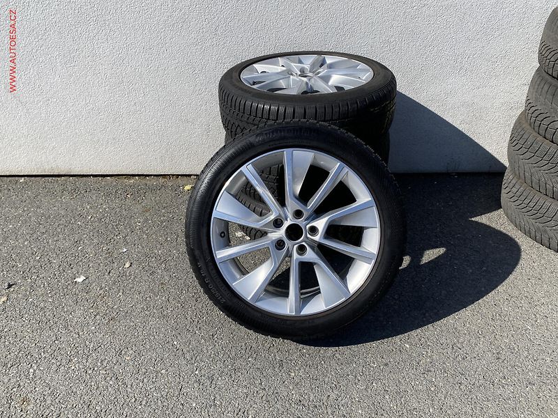 Škoda Karoq (2018) 1.5 TSi, Style, DSG, LED, - fotka 18 z 18