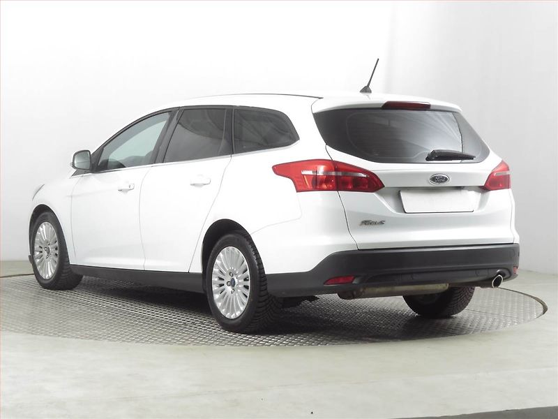 Ford Focus (2018) 2.0 EcoBlue, Automat - fotka 4 z 20