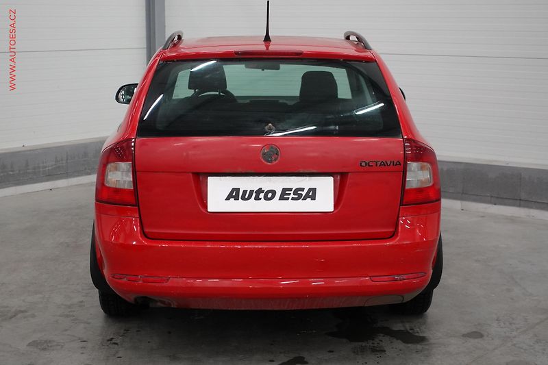 Škoda Octavia (2011) 1.2 TSi, ČR, Klima - fotka 5 z 18