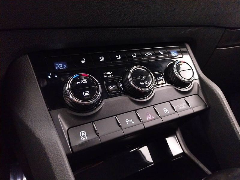 Škoda Karoq (2019) Sportline 1.6 TDI, Automat - fotka 17 z 21
