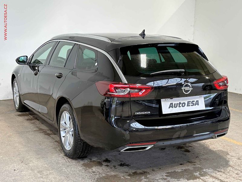 Opel Insignia (2022) 2.0 CDTI, 1.maj, AT, navi - fotka 6 z 17