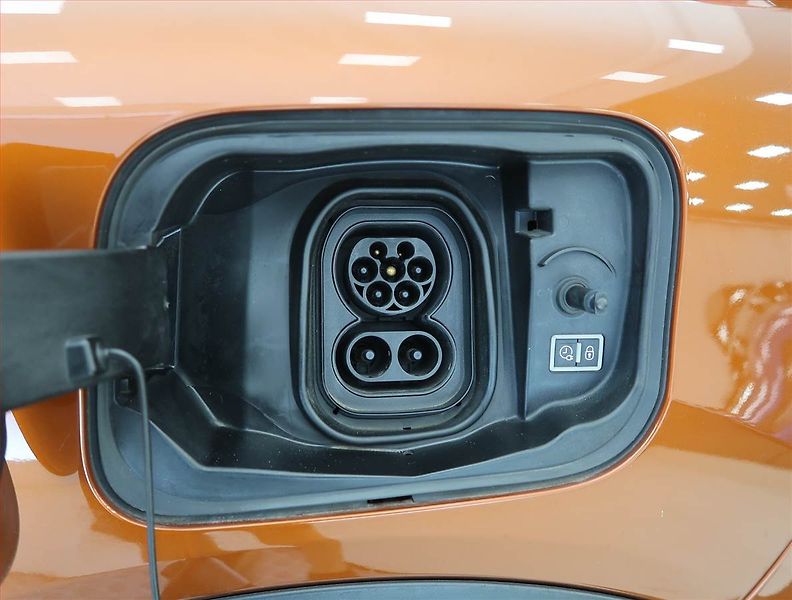 Citroën ë-C4 (2022) Shine 50 kWh, SoH 94% - fotka 26 z 27