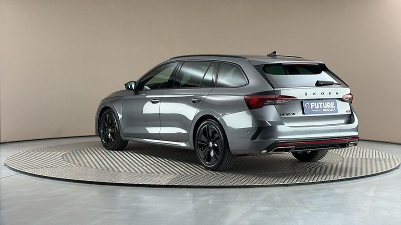 Škoda Octavia 2.0 TDI DSG 4x4 RS Combi - fotka 2 z 32
