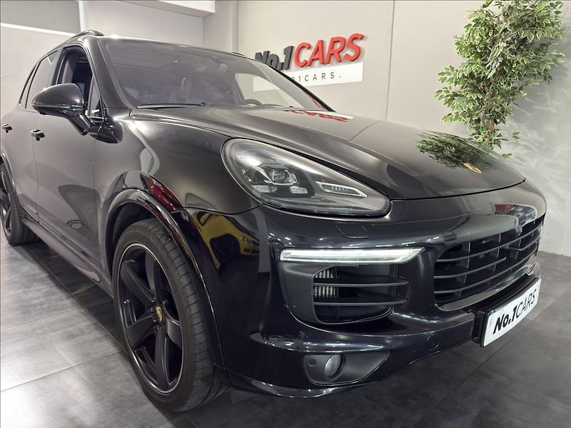 Porsche Cayenne 3,0   D VZDUCH PANO BOSE 360 - fotka 43 z 44