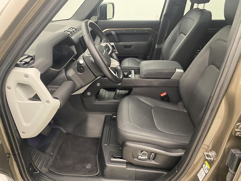 Land Rover Defender 130 D300 SE AWD AUT CZ 8míst - fotka 3 z 54