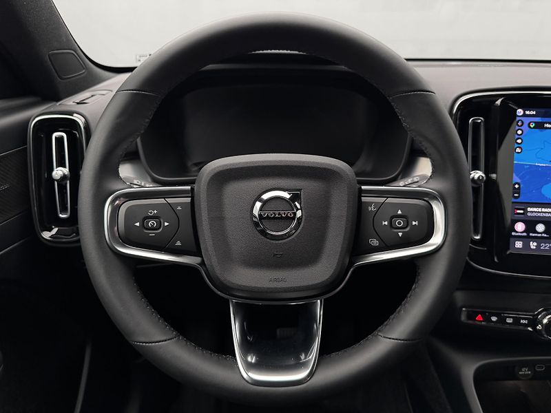 Volvo XC40 B4 DARK ULTRA REZERVACE - fotka 3 z 48