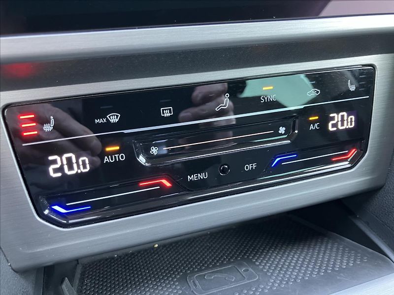 Volkswagen Passat 2,0 TAŽNÉ, KEYLESS, EL.KUFR - fotka 25 z 30