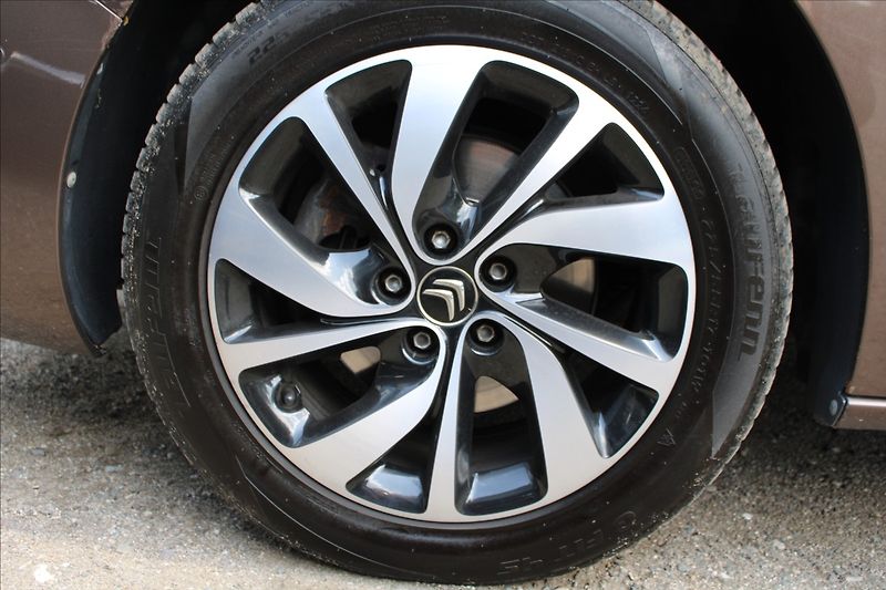 Citroën Jumpy 2,0 HDi  ČR,DPH,AT,8MÍST,SHINE - fotka 39 z 51