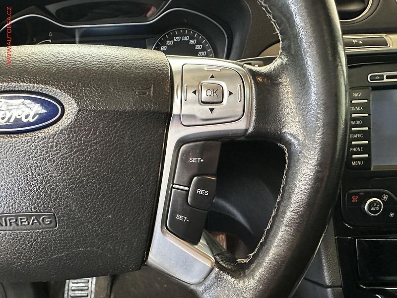 Ford Galaxy (2012) 2.0TDCi 7míst, AT, navi - fotka 13 z 21