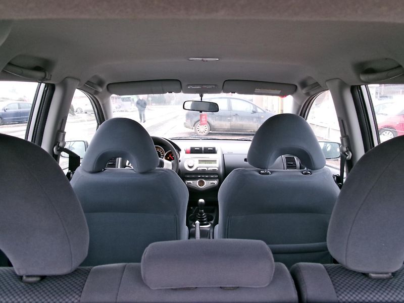 Honda Jazz (2005) 1,3i - ZADÁNO - fotka 14 z 27