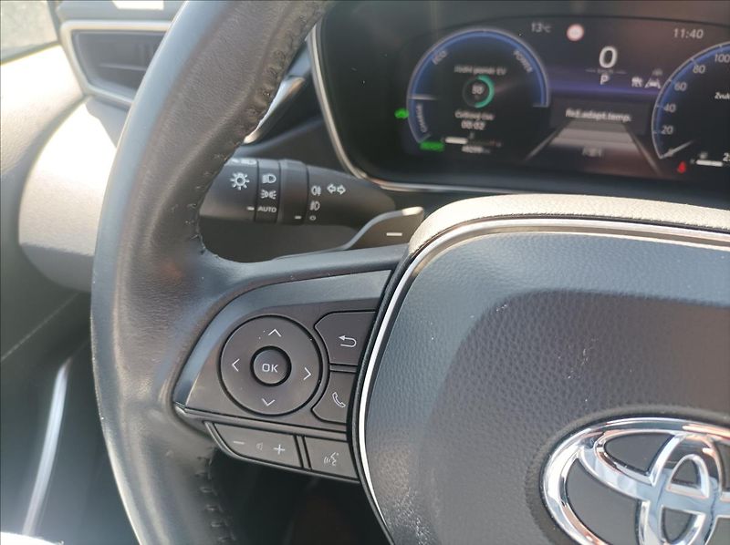Toyota Corolla 2,0 Comfort Tech - fotka 14 z 20