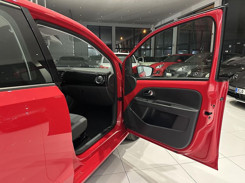 Volkswagen up! (2014) - fotka 29 z 45