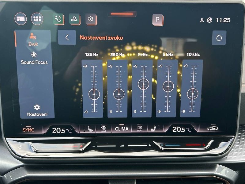 Cupra Formentor (2024) 1.5 eTSI 7DSG - fotka 14 z 35