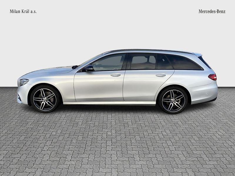 Mercedes-Benz Třídy E E 220d 4MATIC AMG - fotka 2 z 28