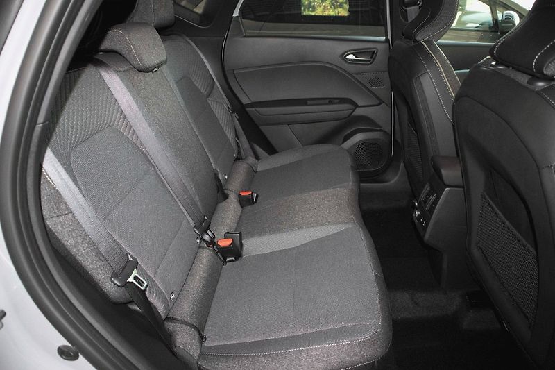 Renault Captur (2026) Techno mildhybrid 140 EDC - fotka 15 z 43