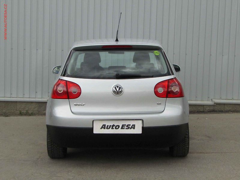 Volkswagen Golf (2008) 1.6i, Klima, STK2/28 - fotka 5 z 20