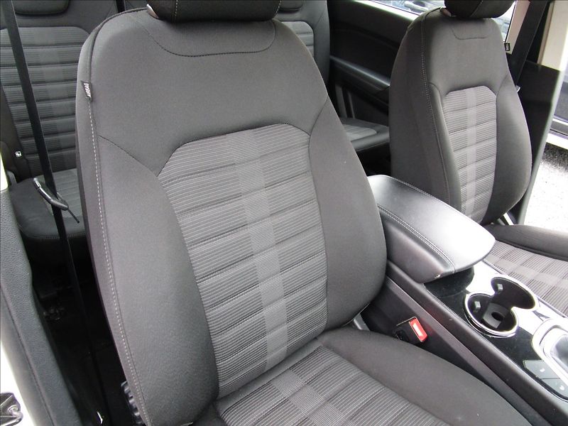 Ford Galaxy 1.5 EcoBoost, aut. Klima, 7 mí - fotka 17 z 46