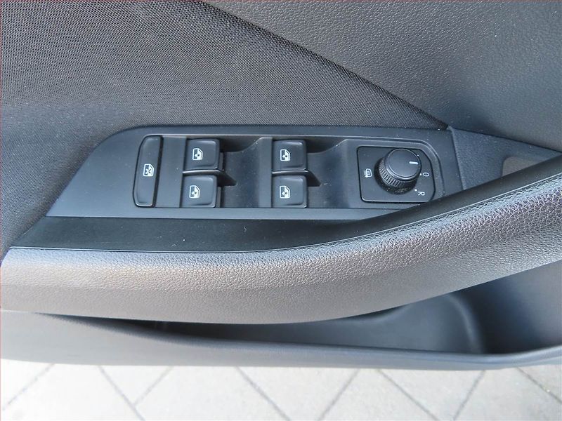 Škoda Scala (2020) Ambition 1.0 TSI, Serv.kniha - fotka 16 z 21