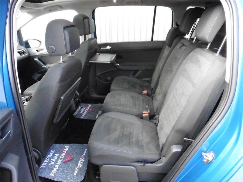 Volkswagen Touran 1,5 TSi Highline Navi - fotka 17 z 18