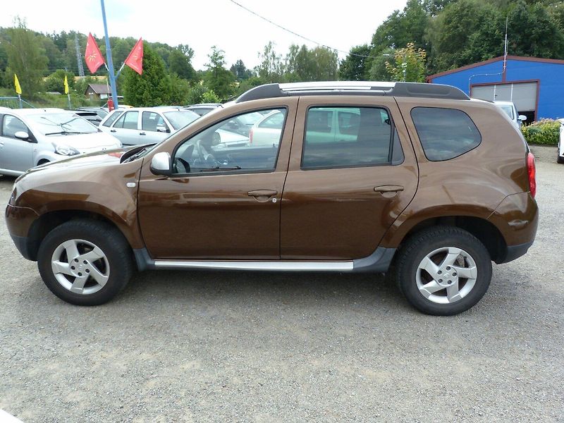 Dacia Duster 1.6 16v Laureáte - fotka 8 z 17