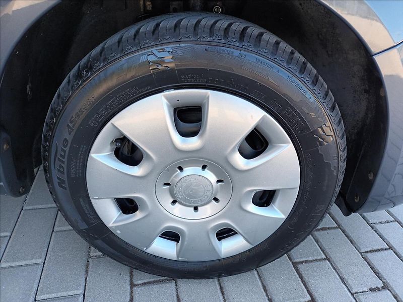 Škoda Fabia 1,4 16V,63KW,KLIMA,PO SERVISU - fotka 26 z 31