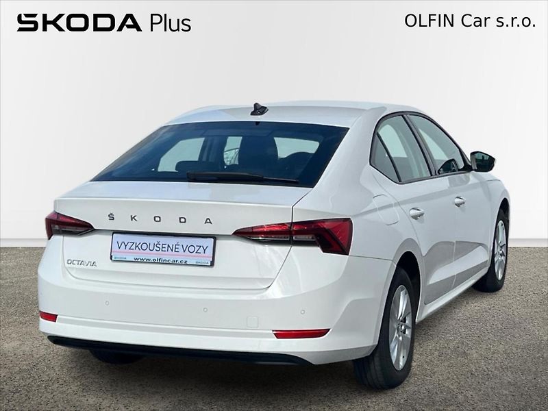 Škoda Octavia 2,0 TDi 85kW AMBITION PLUS - fotka 2 z 24