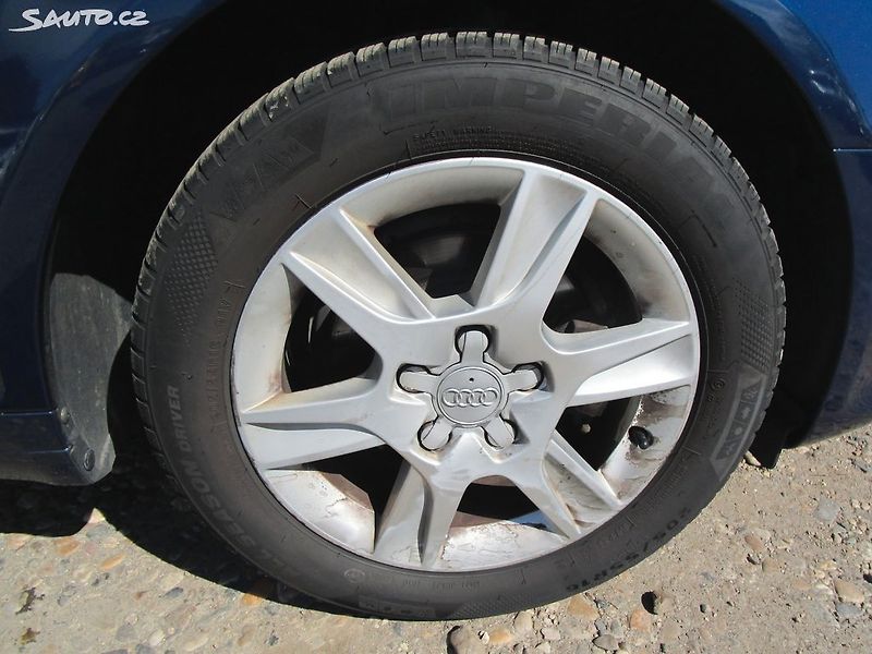 Audi A3 1,2TSI-77KW-NOVÁ STK+OLEJ - fotka 9 z 28
