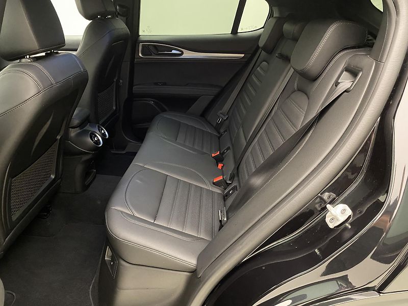 Alfa Romeo Stelvio VELOCE 2.2JTDm REZERVACE - fotka 5 z 62