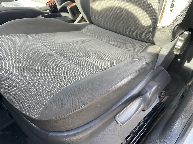Volkswagen Caddy 1,6 TDi 75kw MAXI TAŽNÉ DPH po - fotka 18 z 31