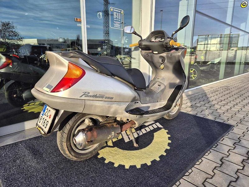Honda FES 150 Pantheon (2000) - fotka 4 z 18