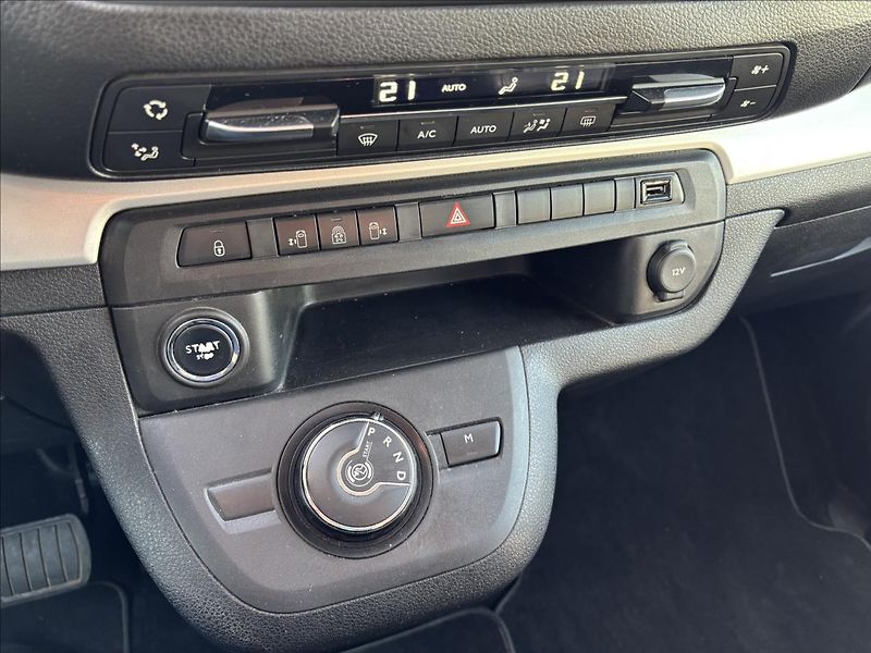 Citroën SpaceTourer 2,0 BlueHDi S&S Shine  L1 - fotka 31 z 43