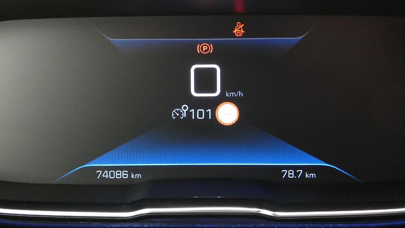 Peugeot 5008 1.2 PureTech Active 7 míst - fotka 13 z 24