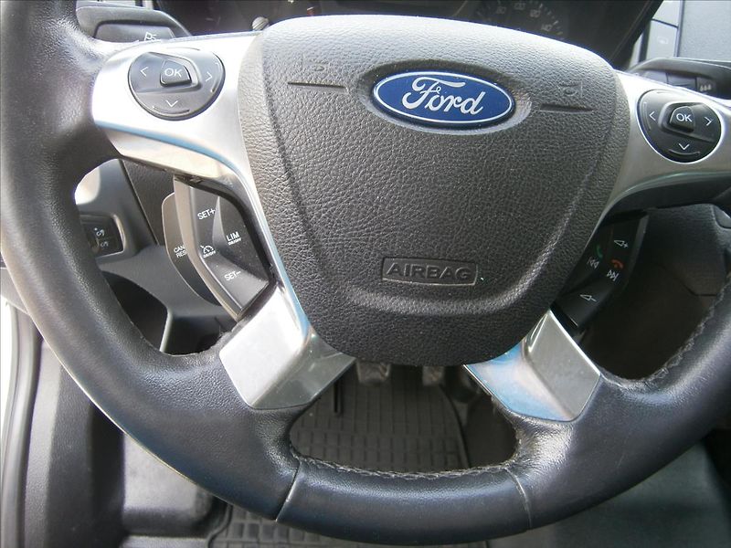 Ford Transit Custom 2,2 TDCI L2H2 KLIMA 9 MÍST - fotka 23 z 26