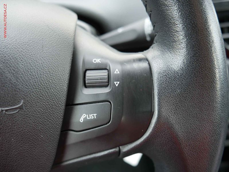 Peugeot 2008 (2017) 1.2PT, 2.maj,ČR, Active - fotka 14 z 18