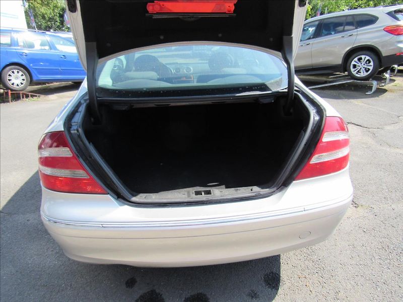 Mercedes-Benz CLK 2,7 270 CDI Elegance - fotka 23 z 27