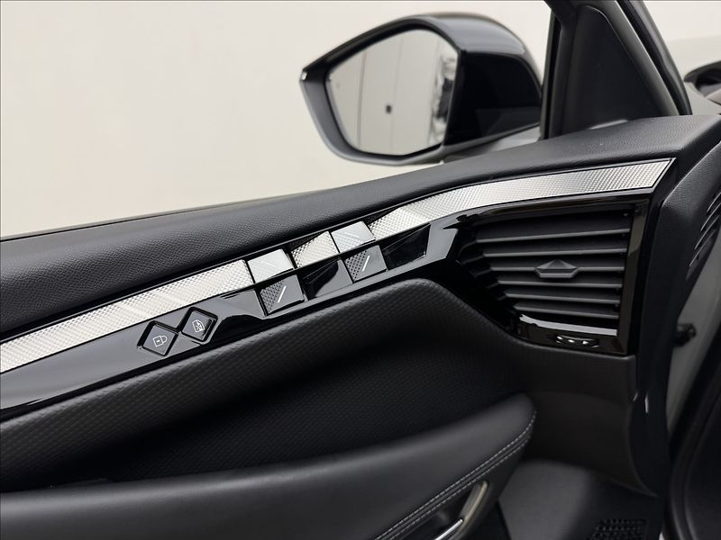 DS Automobiles DS4 1,5 DPH HUD TROCADERO AT8 ČR - fotka 33 z 47
