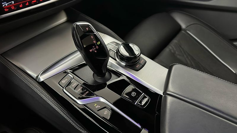 BMW Řada 5 540XD, maximální výbava! - fotka 39 z 62