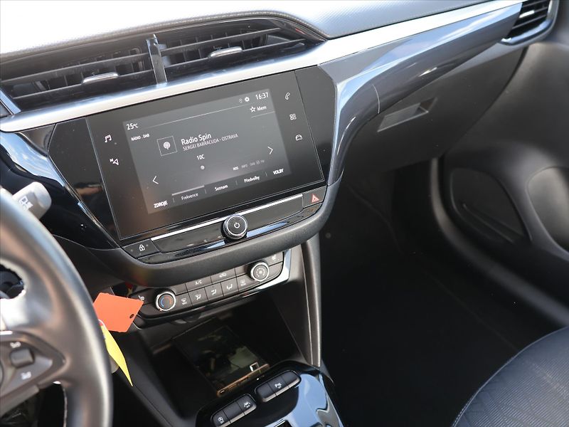 Opel Corsa 1,2 T 74kW Automat Elegance - fotka 18 z 28
